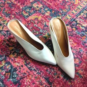 Express white mule